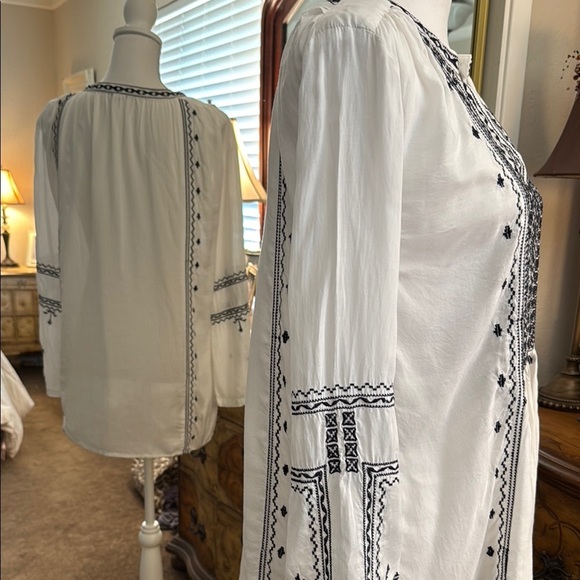 Raj Navy Blue and White Embroidered Tunic with Mandarin Collar - Picture 6 of 11